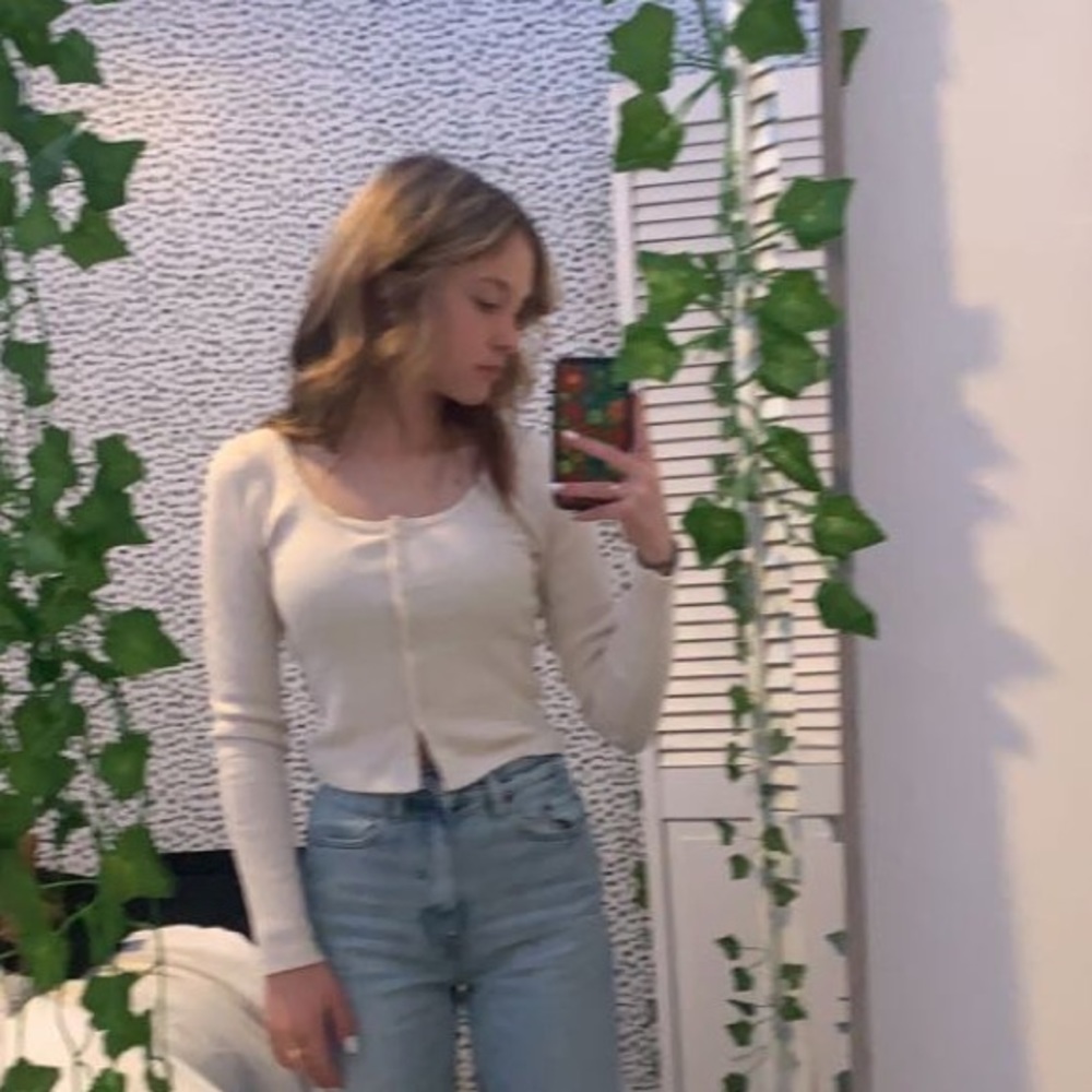 brandy melville zelly long sleeve